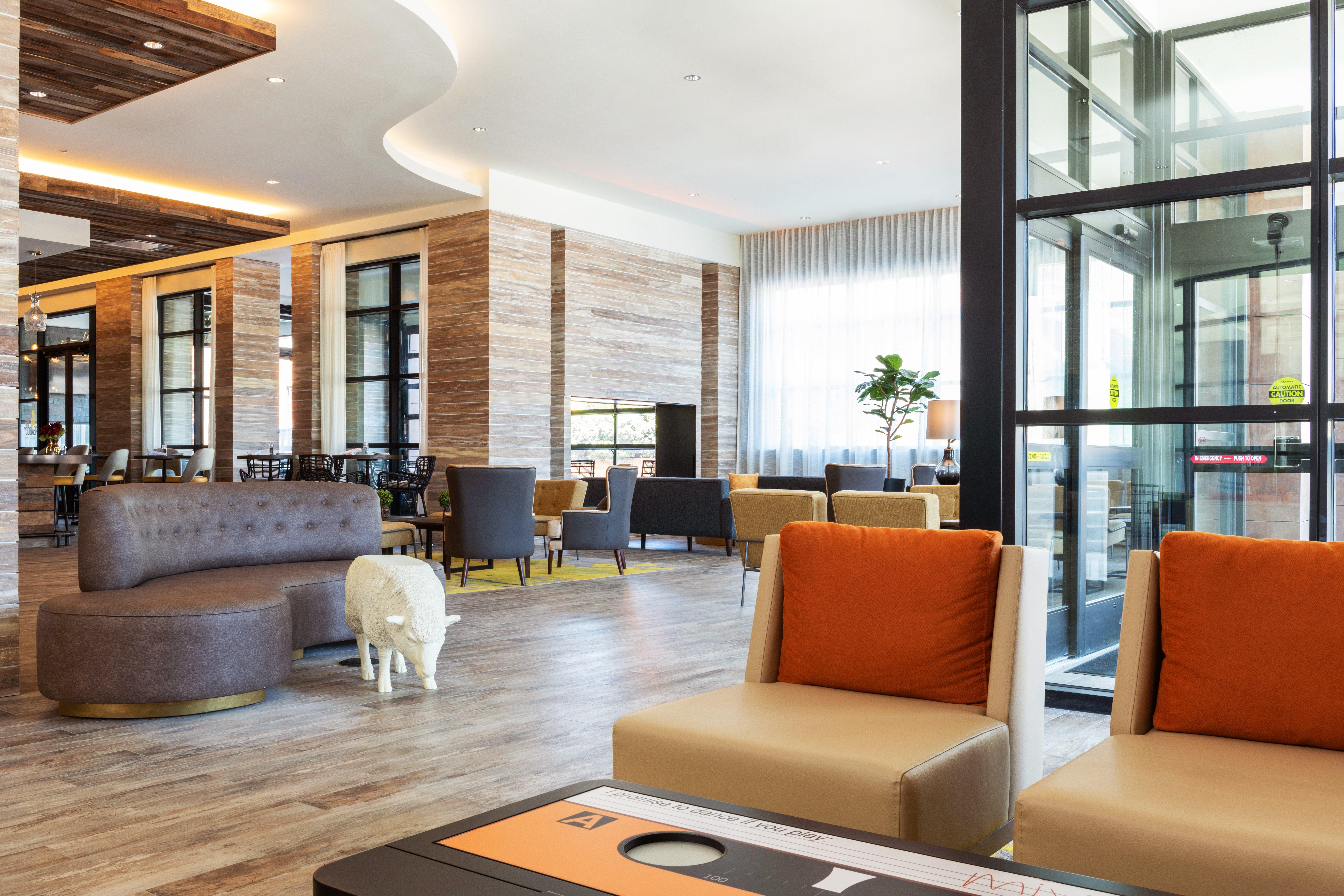 Holiday Inn & Suites Nashville Downtown Broadway Ngoại thất bức ảnh