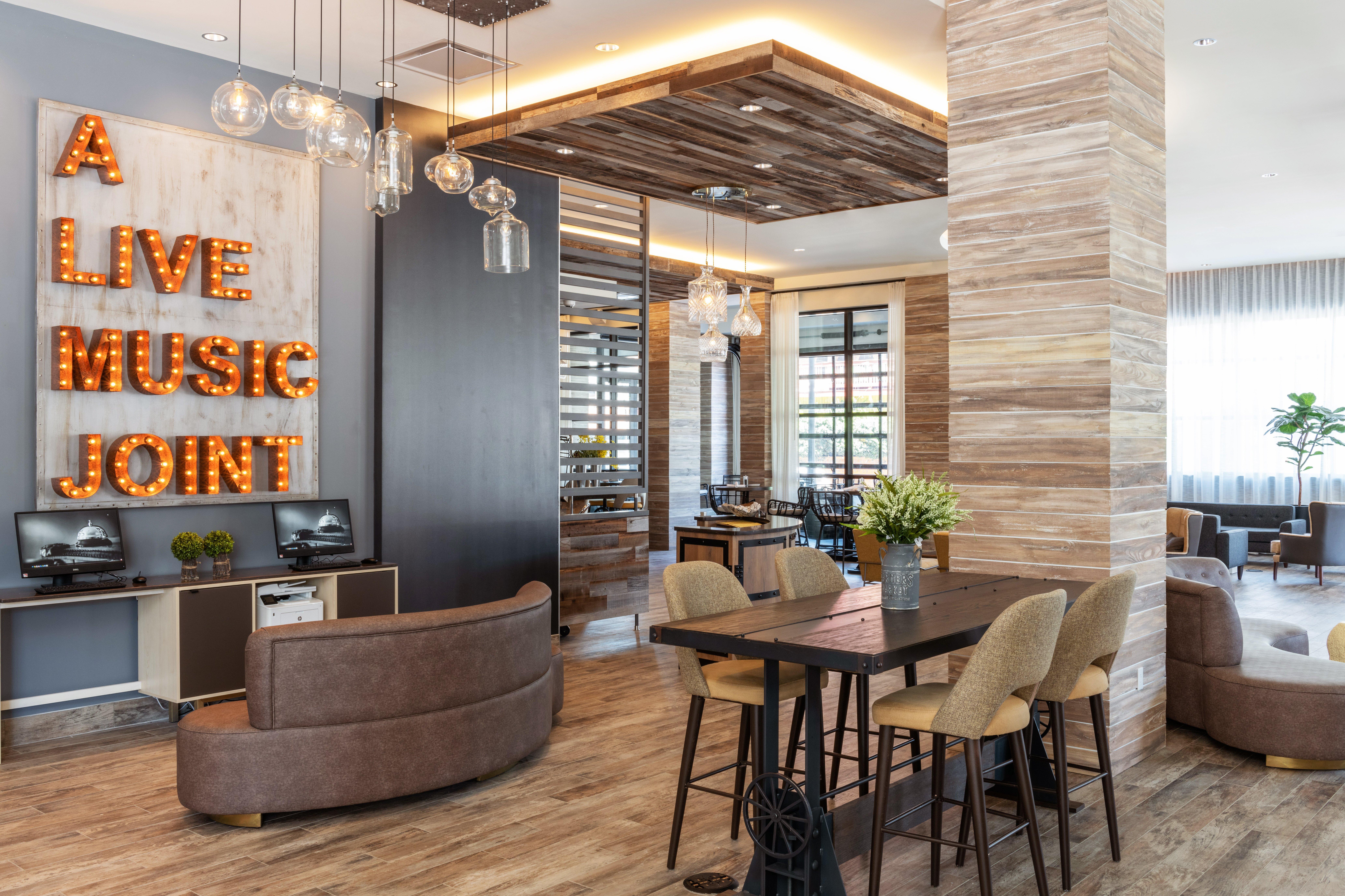 Holiday Inn & Suites Nashville Downtown Broadway Ngoại thất bức ảnh
