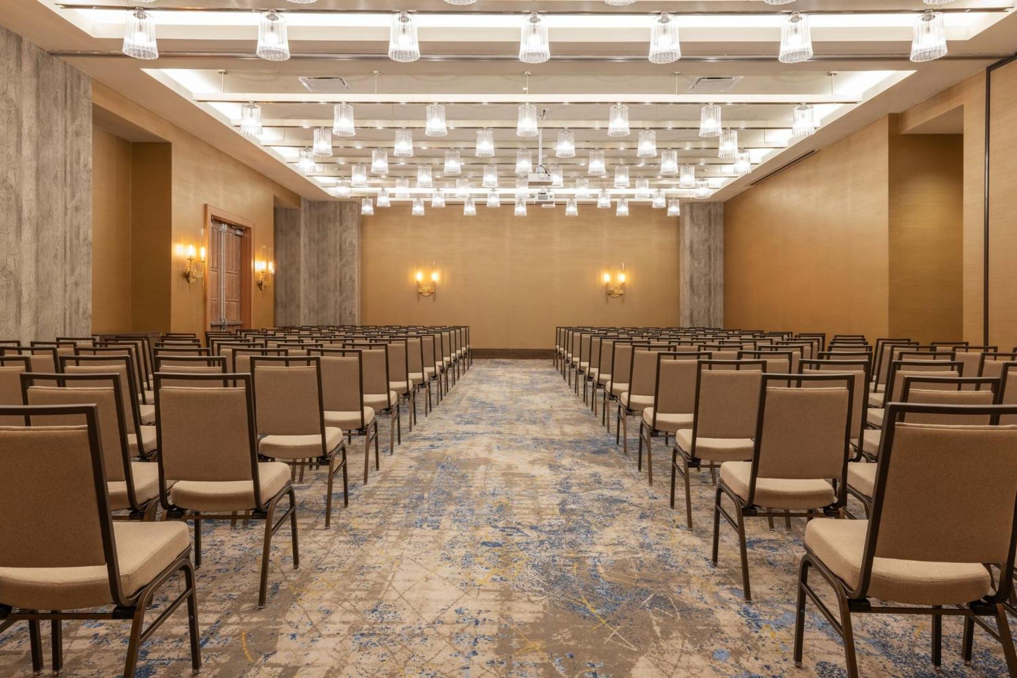 Holiday Inn & Suites Nashville Downtown Broadway Ngoại thất bức ảnh