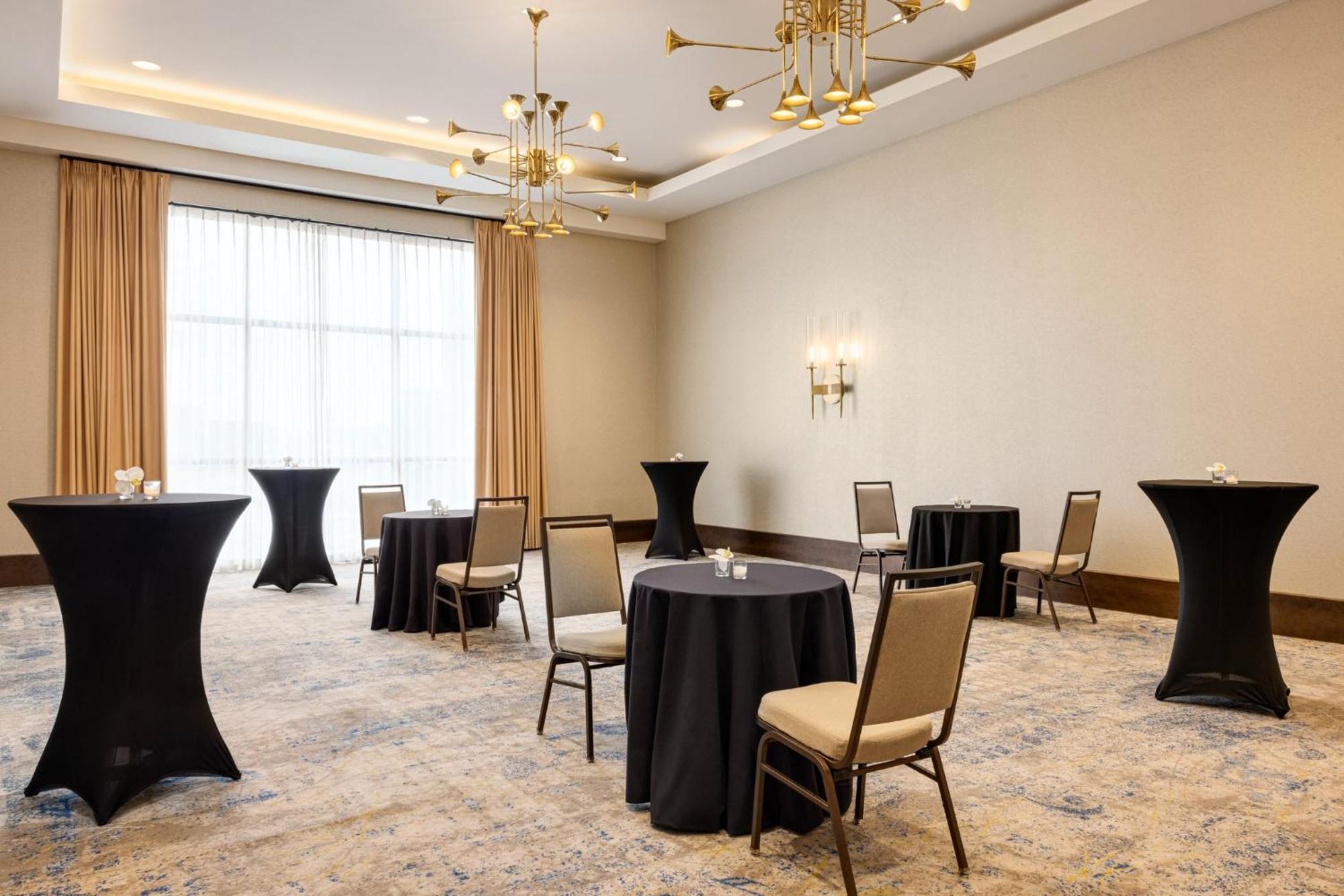 Holiday Inn & Suites Nashville Downtown Broadway Ngoại thất bức ảnh